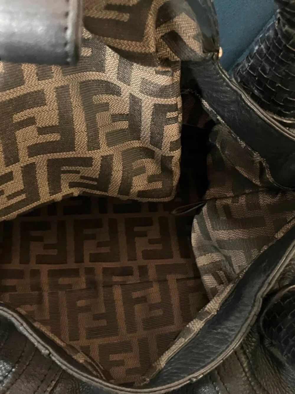 [One Owner] Vintage Fendi Small Spy Bag Black Pebbled Leather Y2K